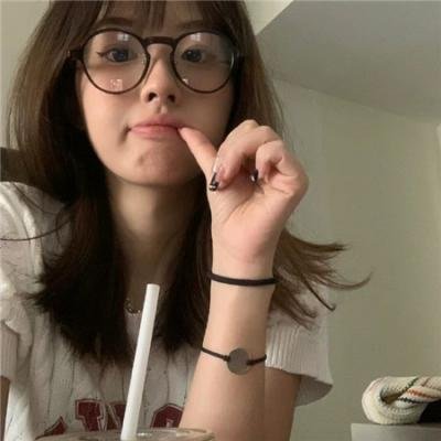 莫斯科来的香烟女孩